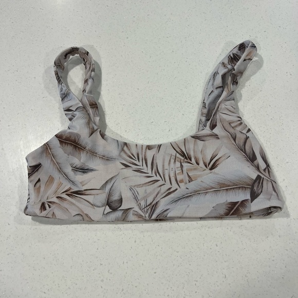 Mikoh Wailua Top in Tahitian Blossom - Picture 2 of 6